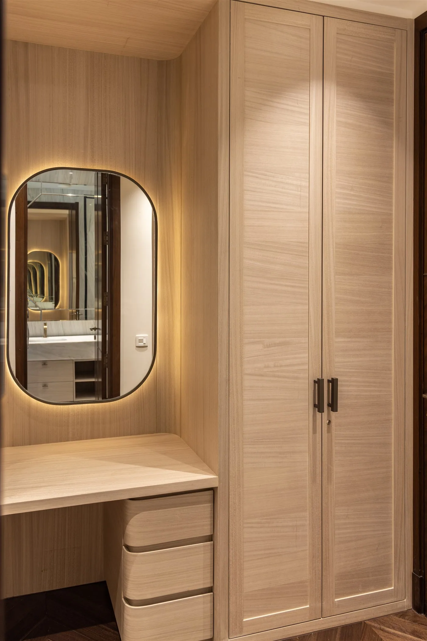 Dressing area with backlit mirror and tall wardrobe — E-520, GK II
